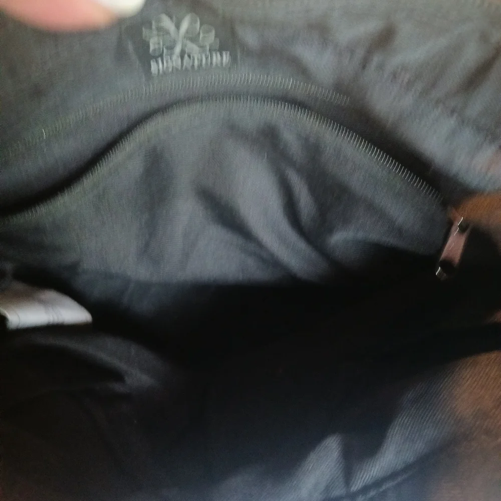 Signature Handbag - Picture 4 of 5